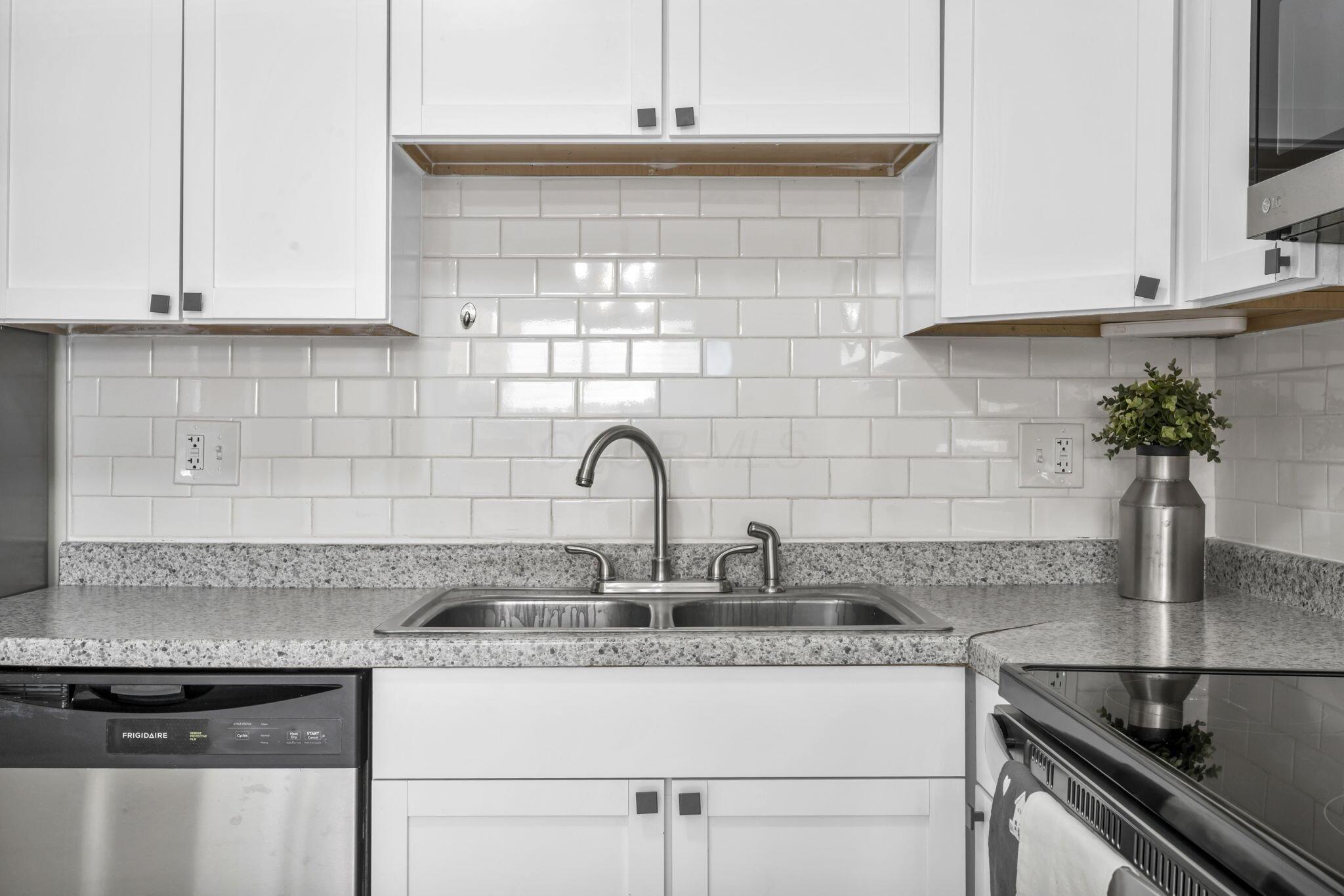 1292 Lowland Court, 98