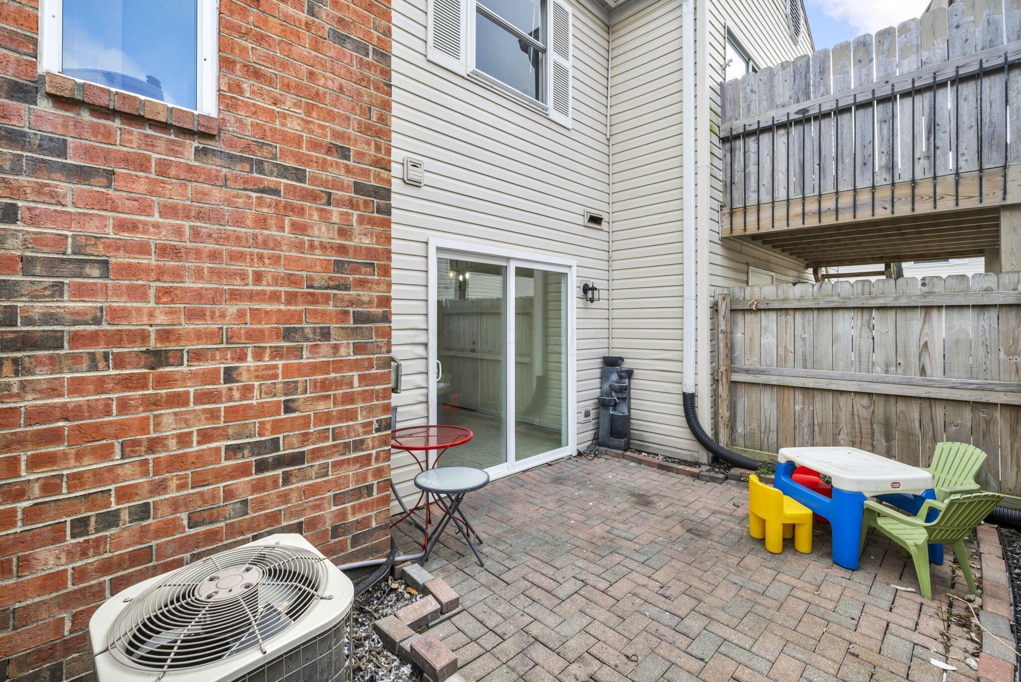 1292 Lowland Court, 98