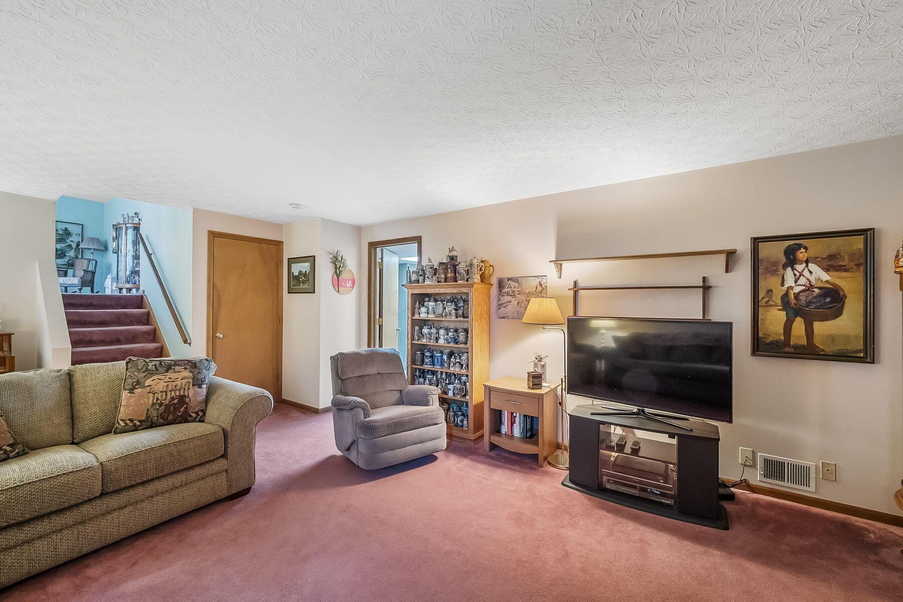 1940 Whetstone River Road S