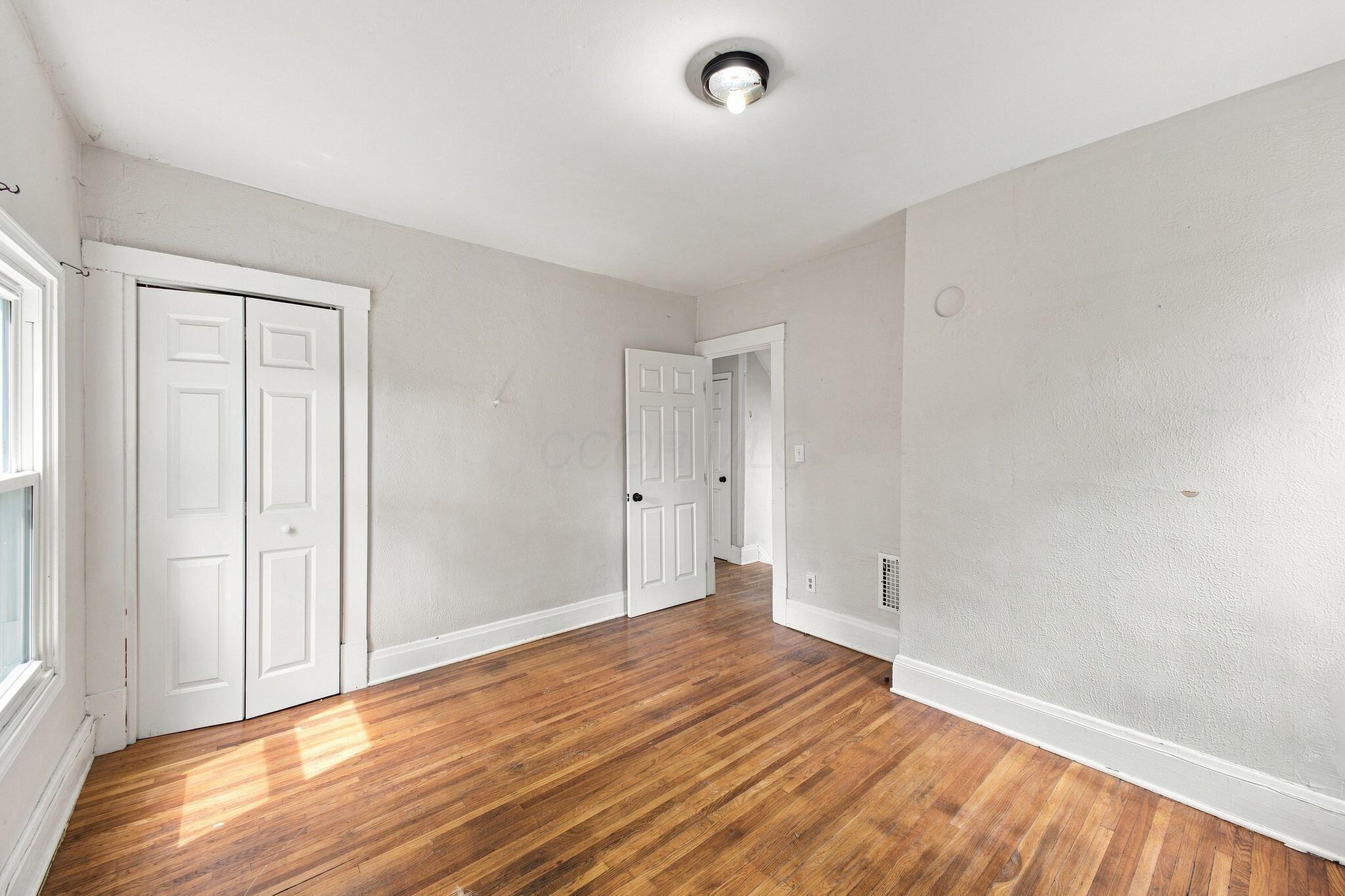 2456 Indiana Avenue, 2454