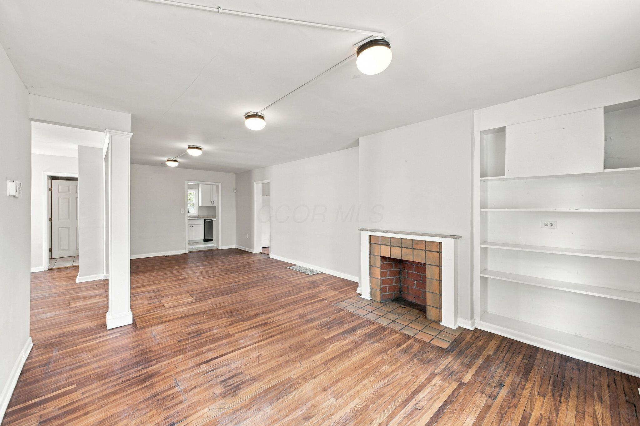 2456 Indiana Avenue, 2454