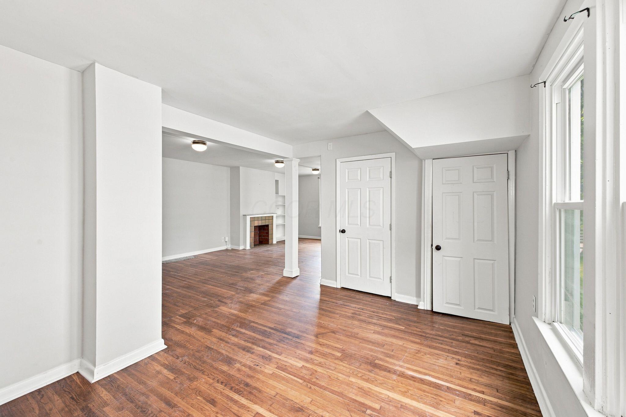 2456 Indiana Avenue, 2454