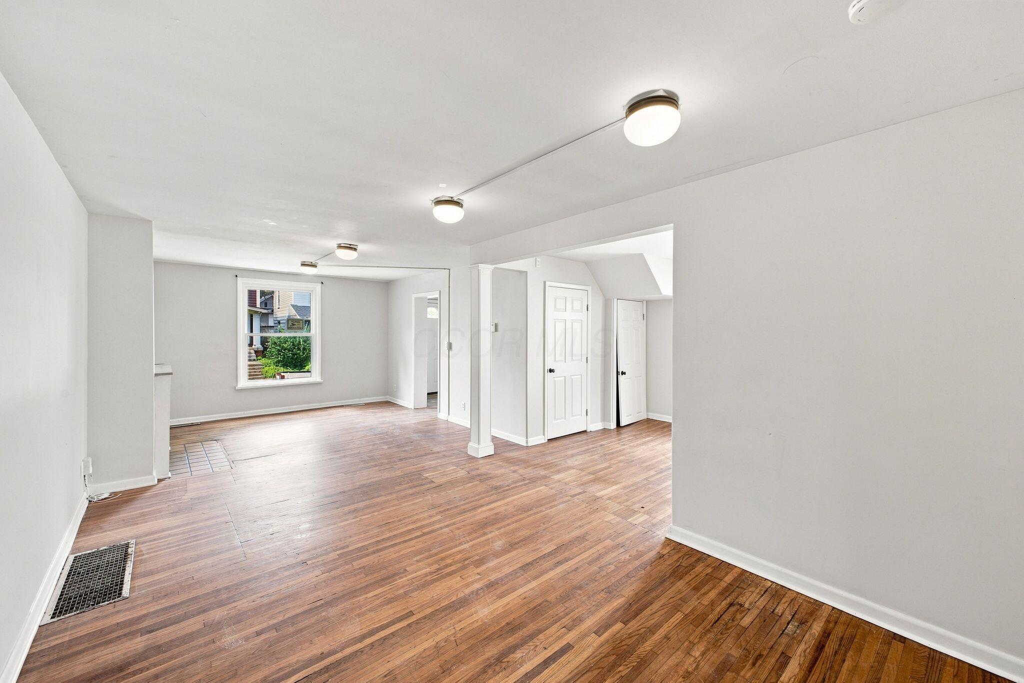 2456 Indiana Avenue, 2454