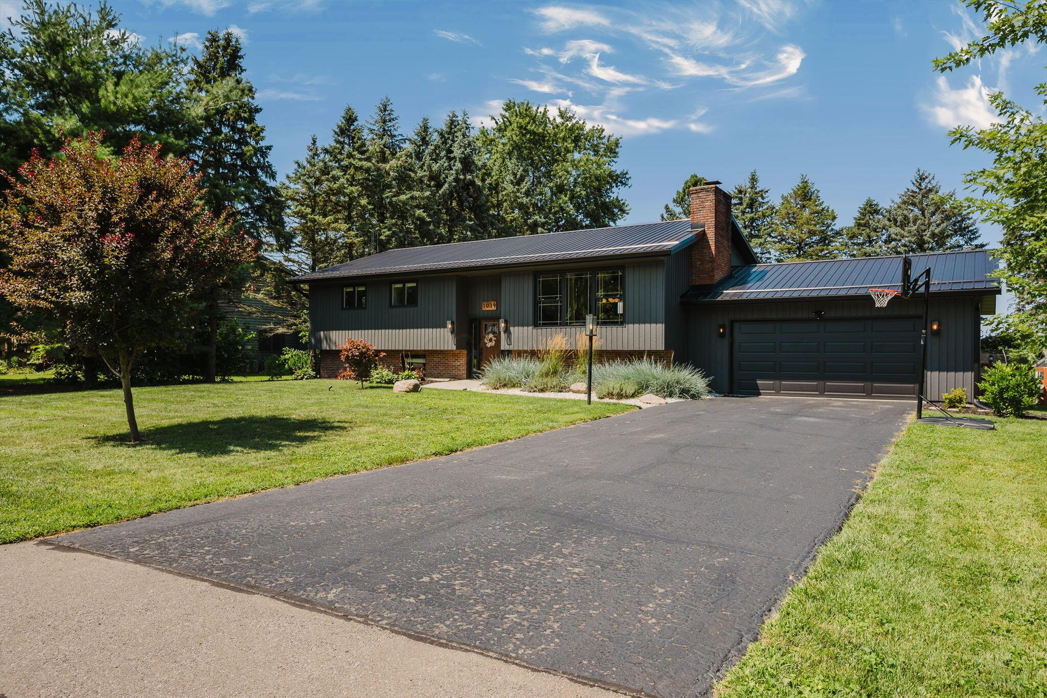 1039 Forest Hill Drive