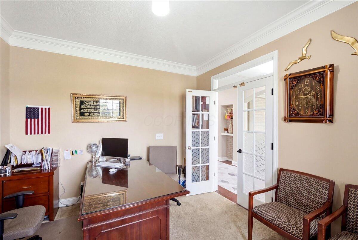 6061 Baumeister Drive