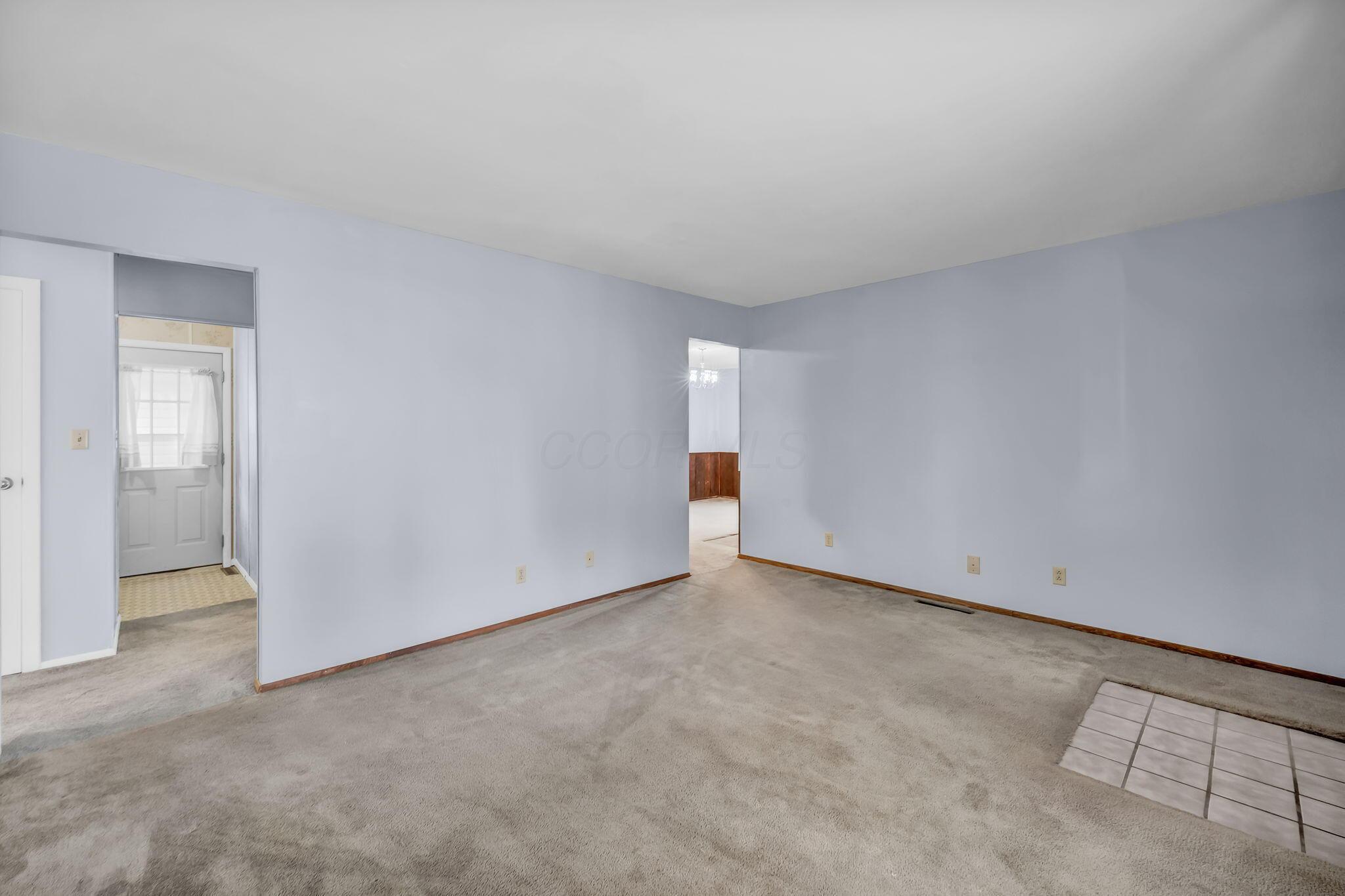 1098 Colonial Avenue