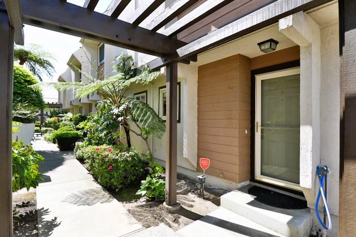 142 Castro ST