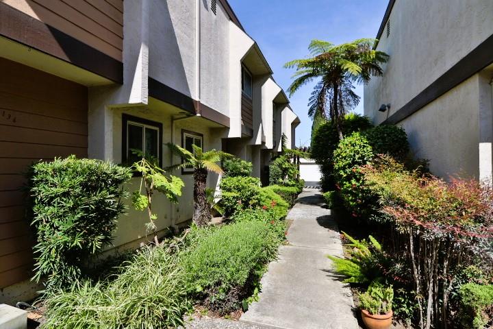 142 Castro ST