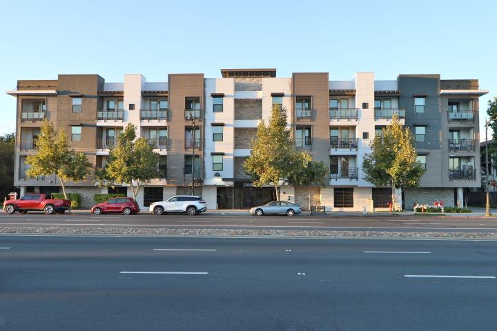 2585 El Camino Real 401