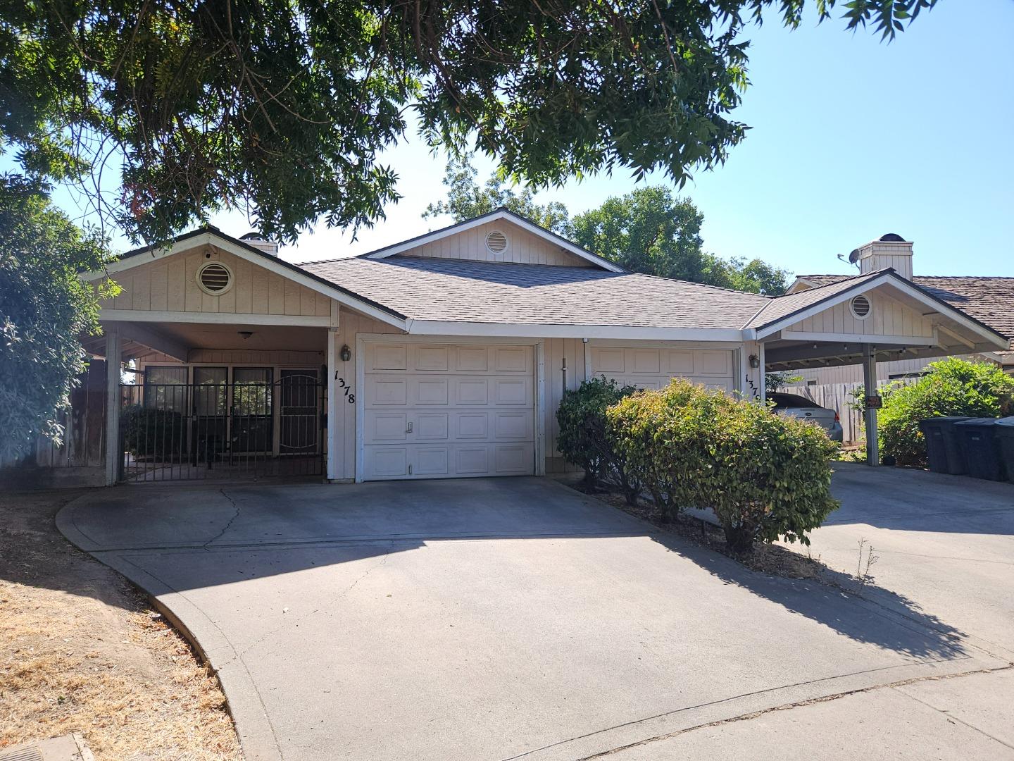 1376 West Queens CIR