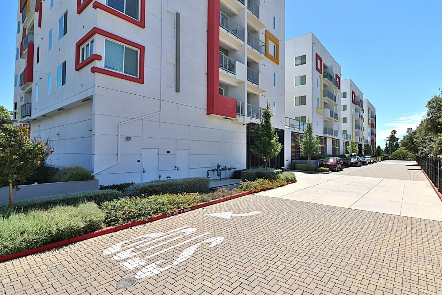 42111 Osgood Road 206