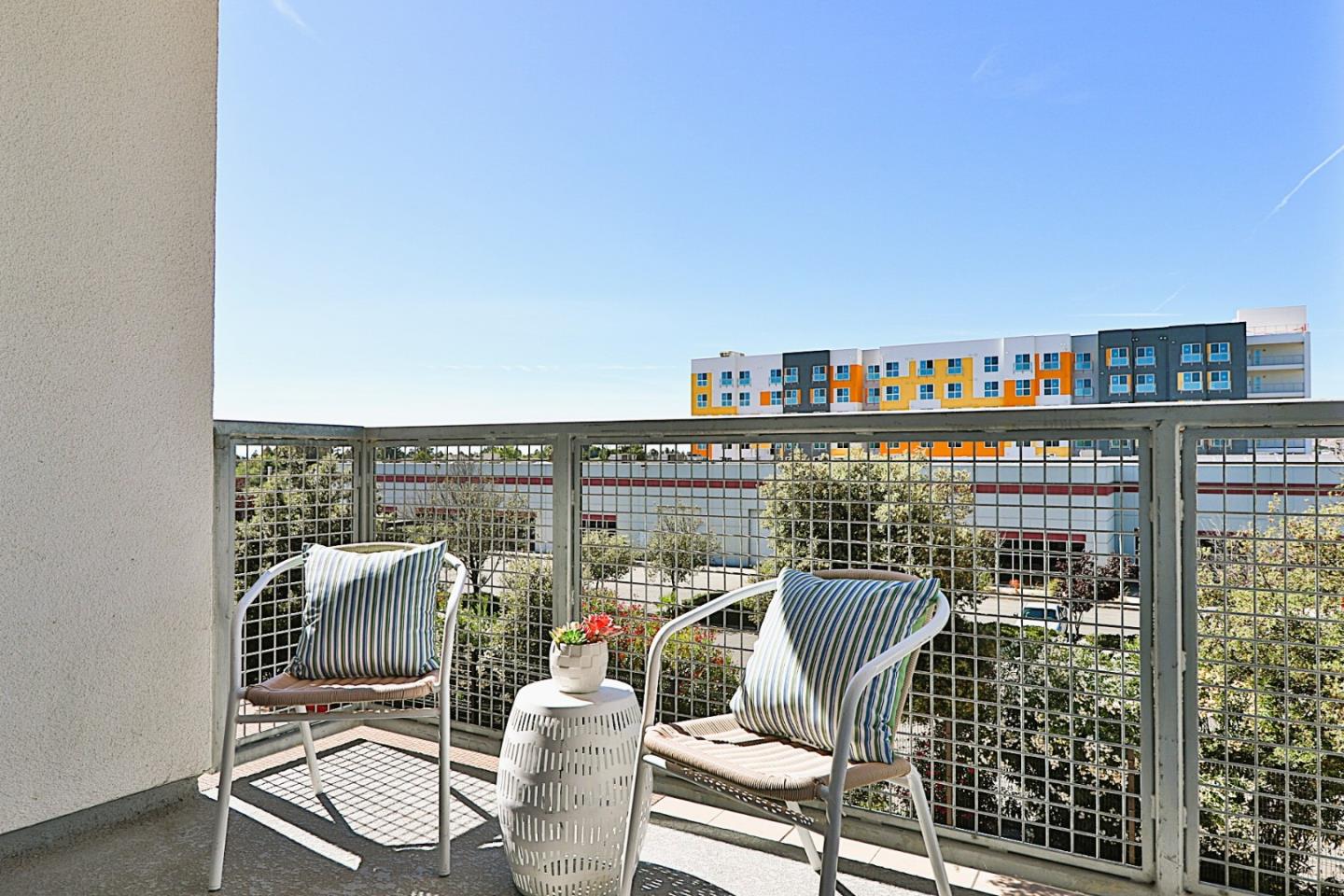 42111 Osgood Road 206