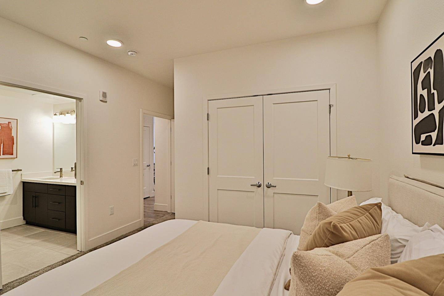 42111 Osgood Road 206