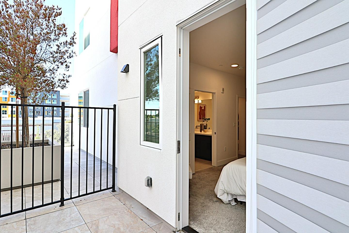 42111 Osgood Road 206