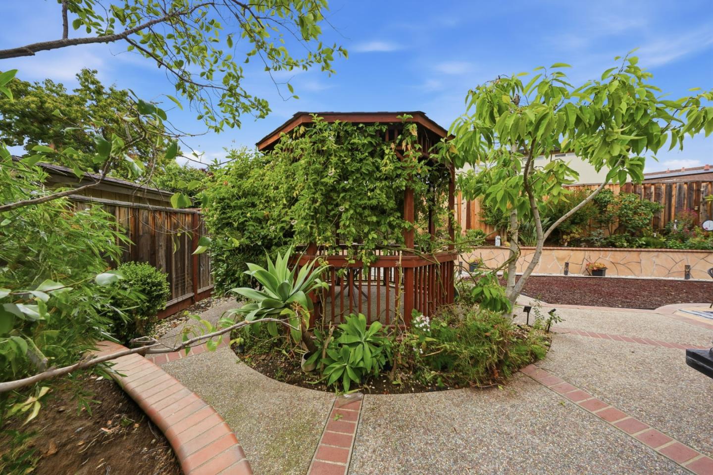 3211 Lenark Drive