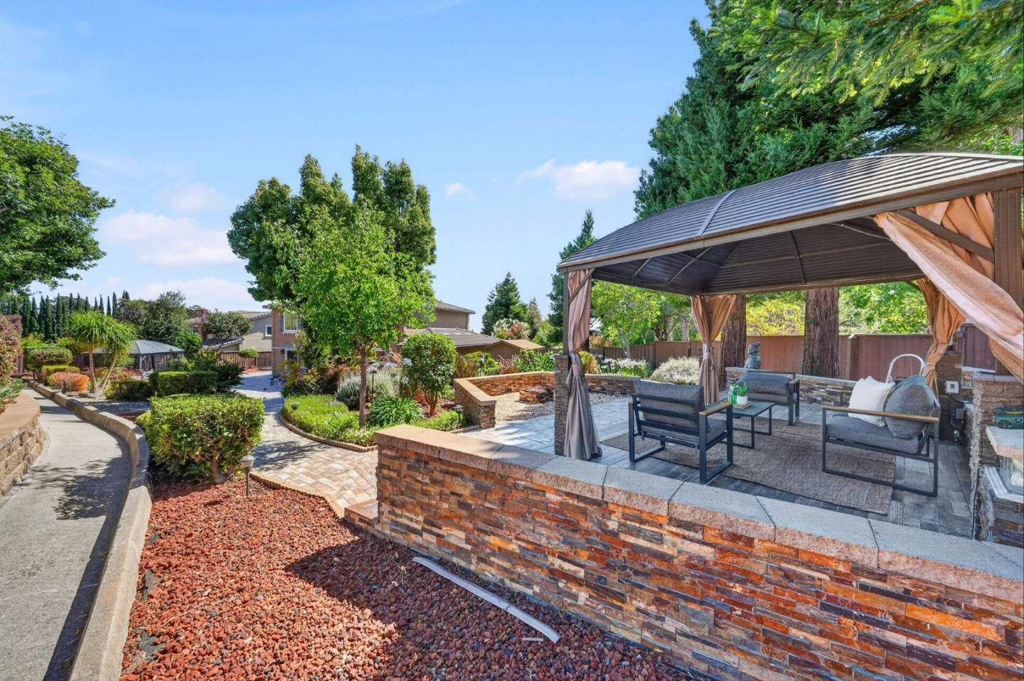 2360 Churchill DR
