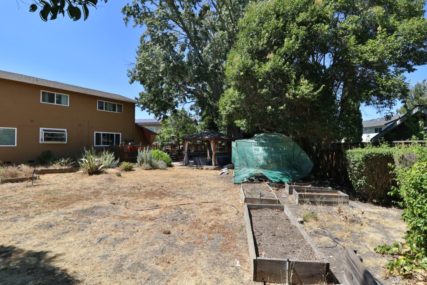 7381 Hillsboro AVE