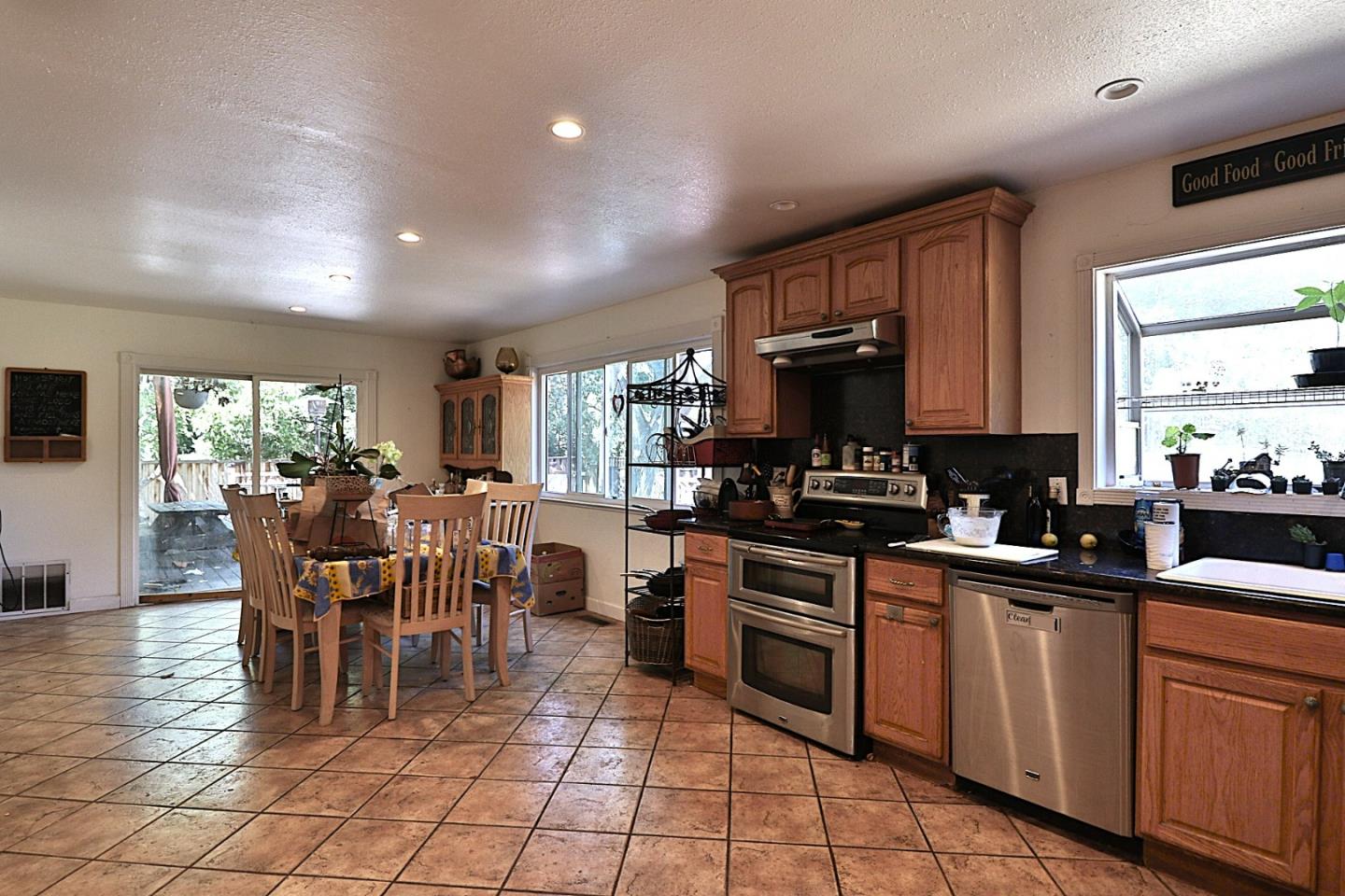 7381 Hillsboro AVE