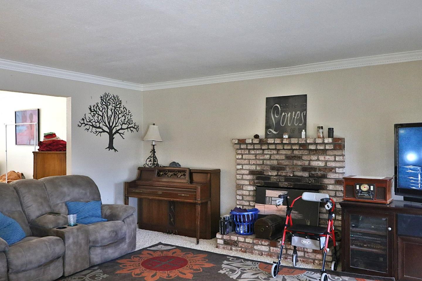 7381 Hillsboro AVE
