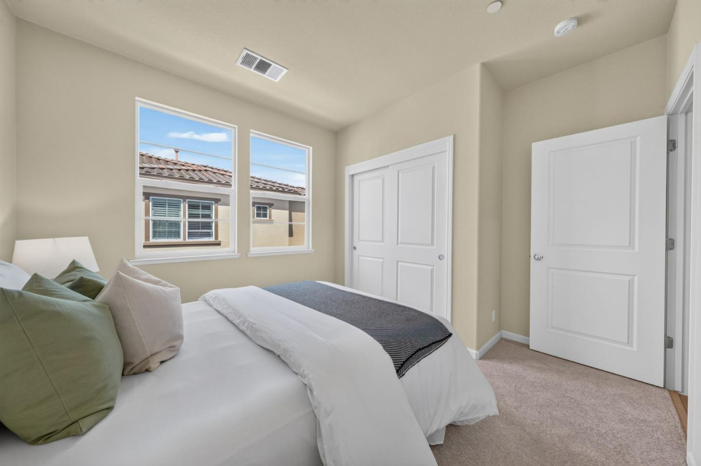 2193 Santoro LN