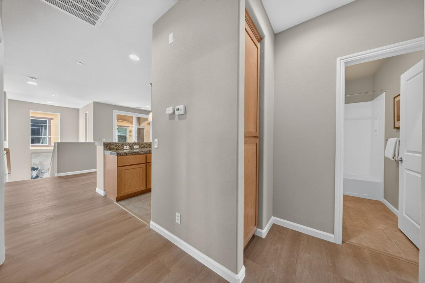 2193 Santoro LN