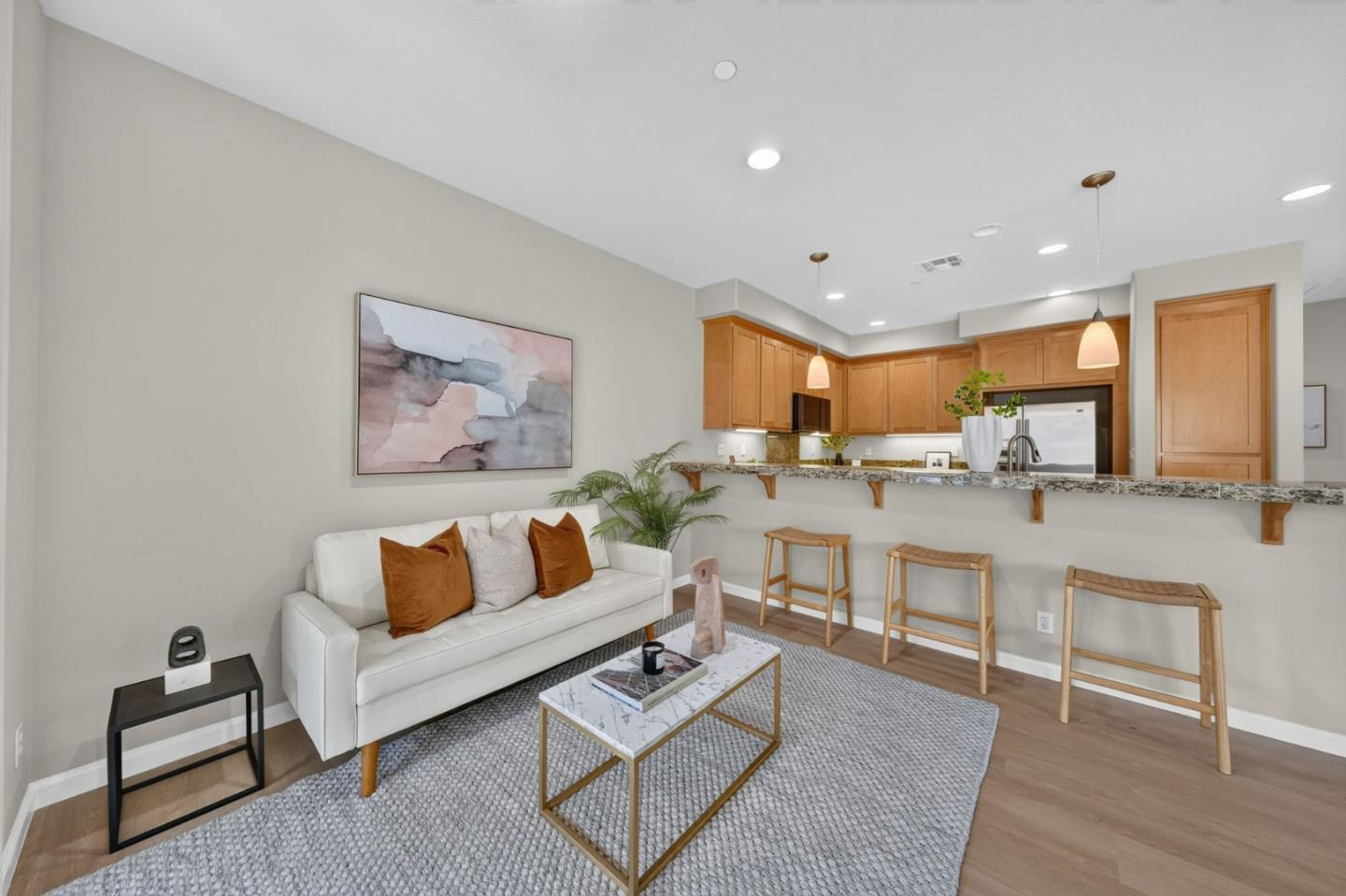 2193 Santoro LN