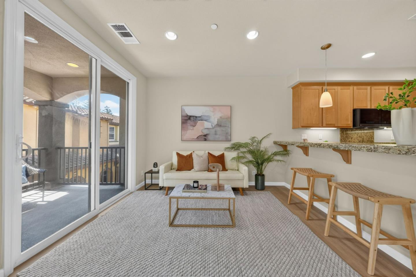 2193 Santoro LN