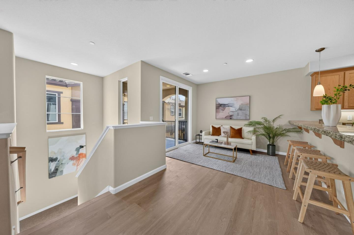 2193 Santoro LN