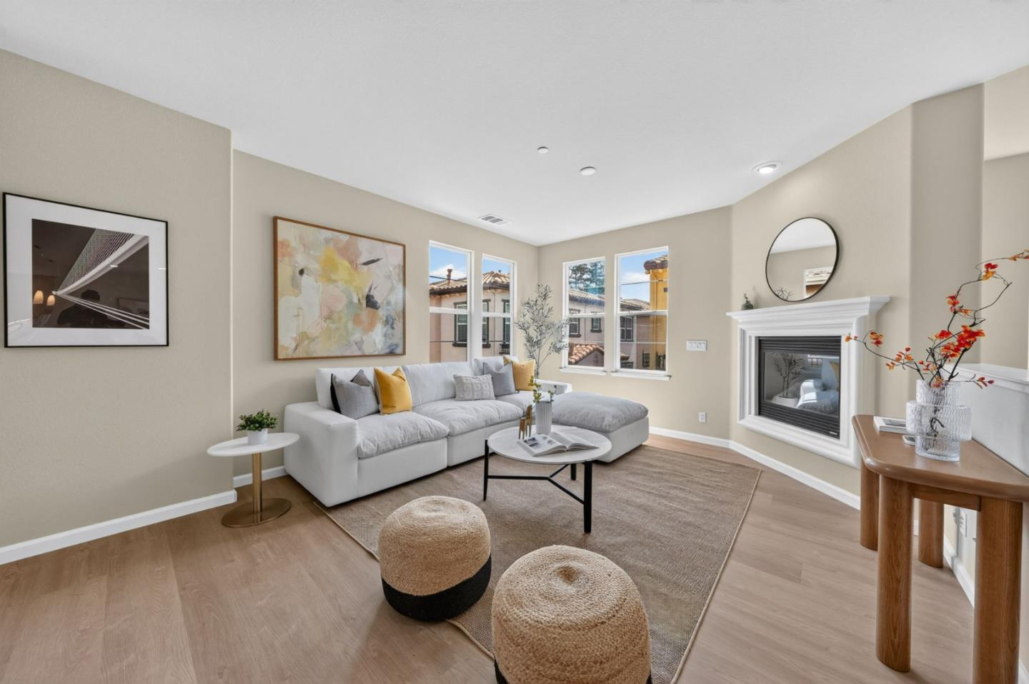 2193 Santoro LN