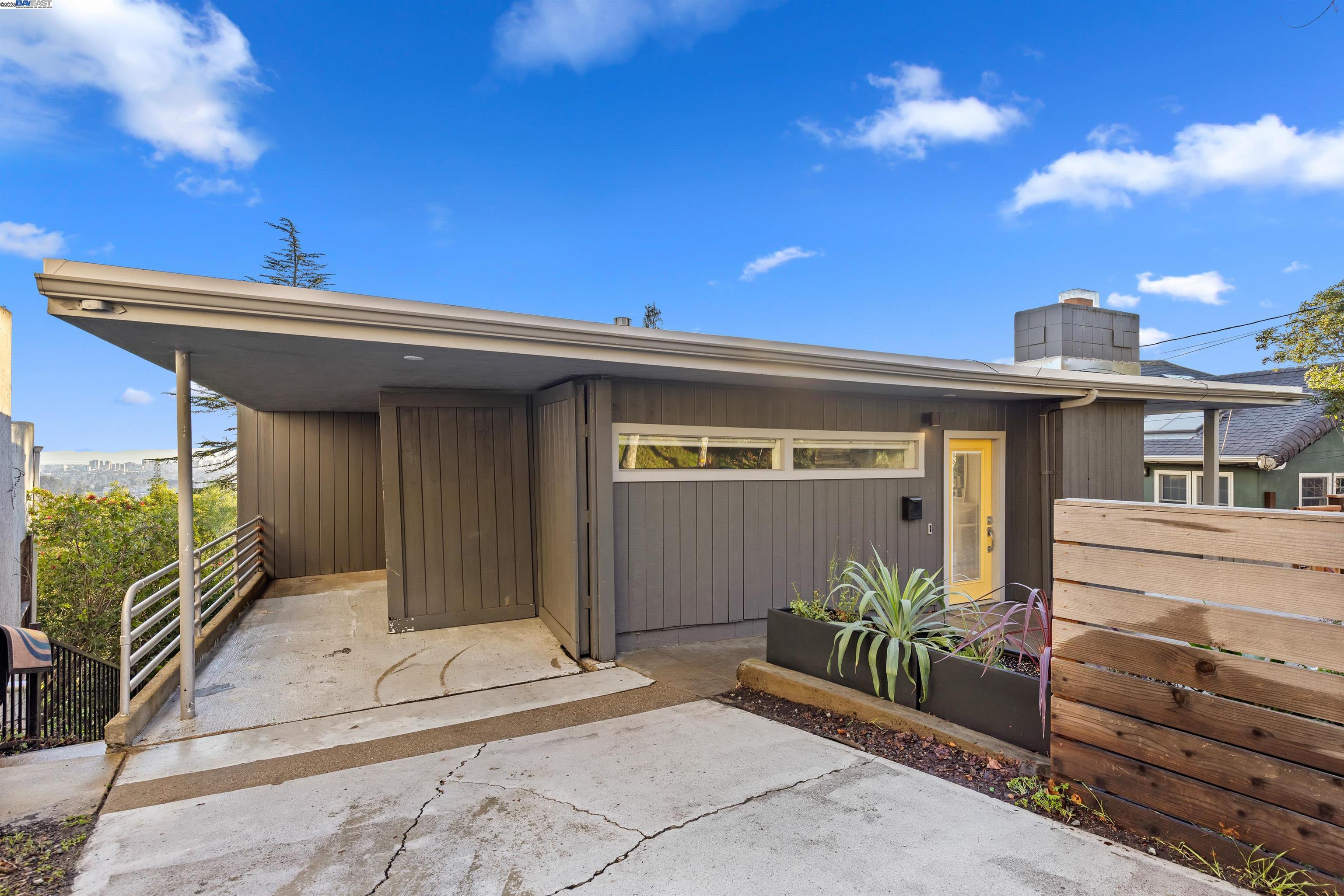 1032 Keith Avenue