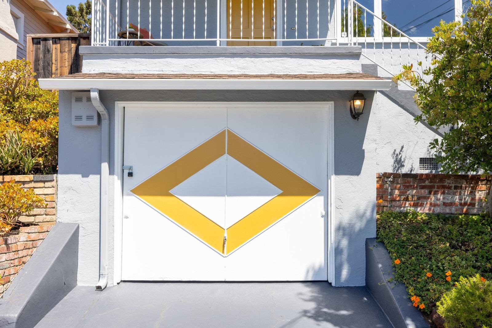 2726 Madeline Street