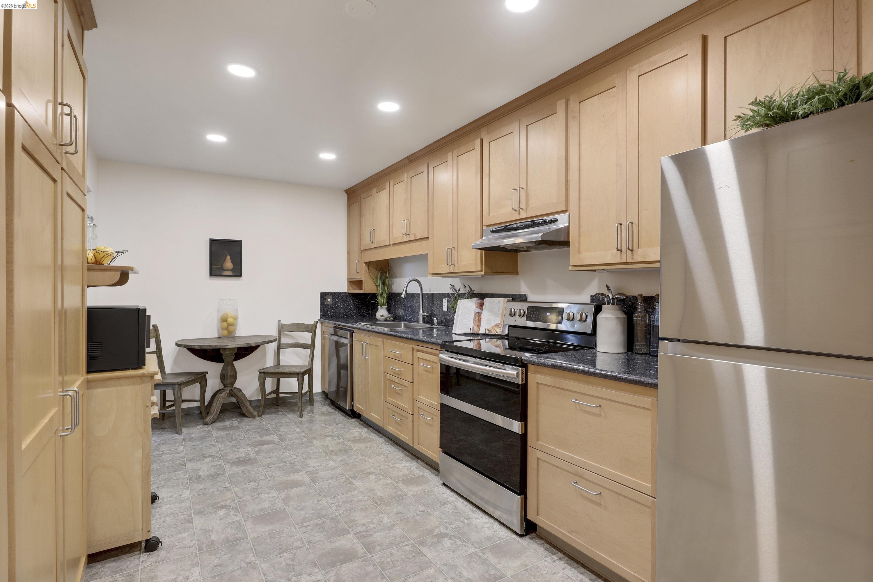 323 Monte Vista Ave # 107