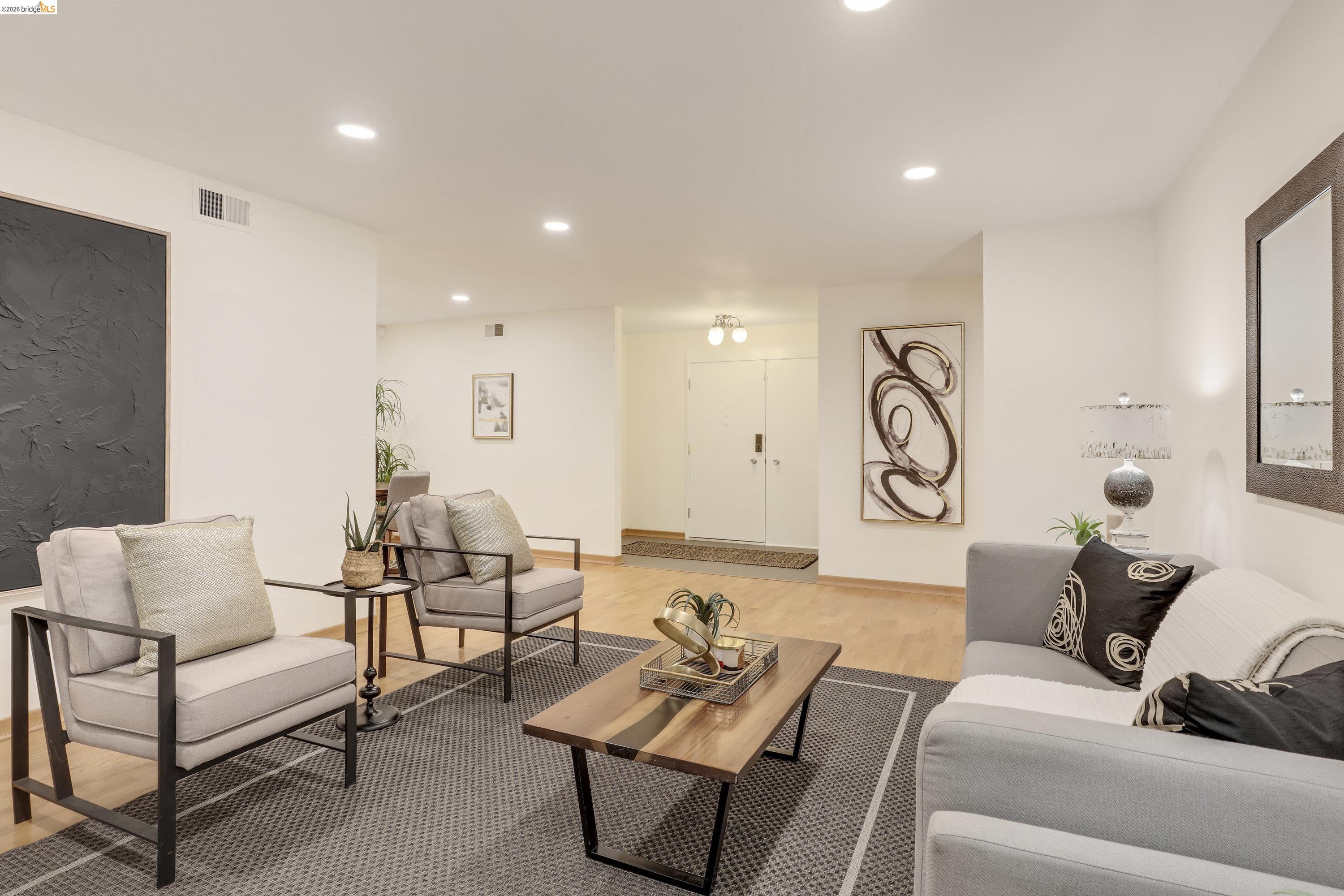 323 Monte Vista Ave # 107