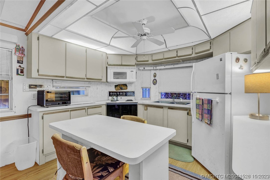 10725 S Ocean Drive 404