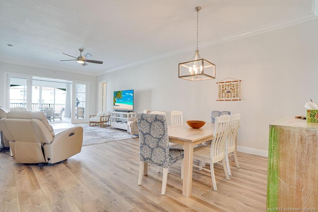 19 Harbour Isle Drive W 305