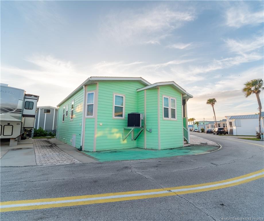 10725 S Ocean Drive 516