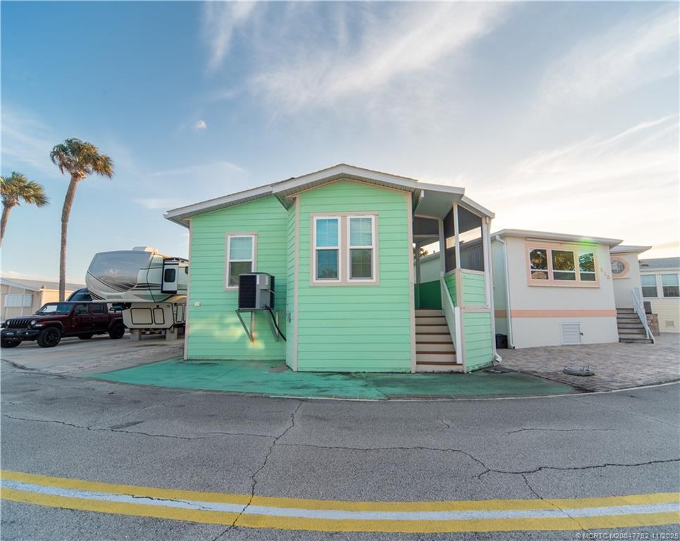 10725 S Ocean Drive 516