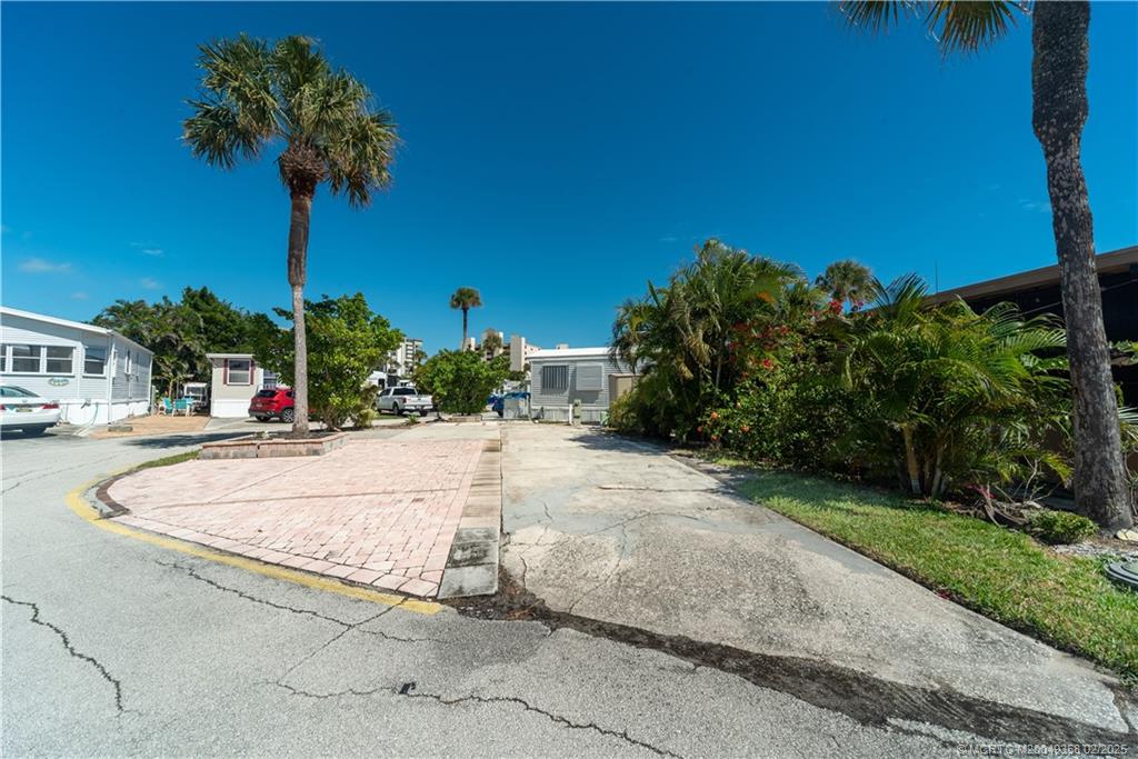 10725 S Ocean Drive 290