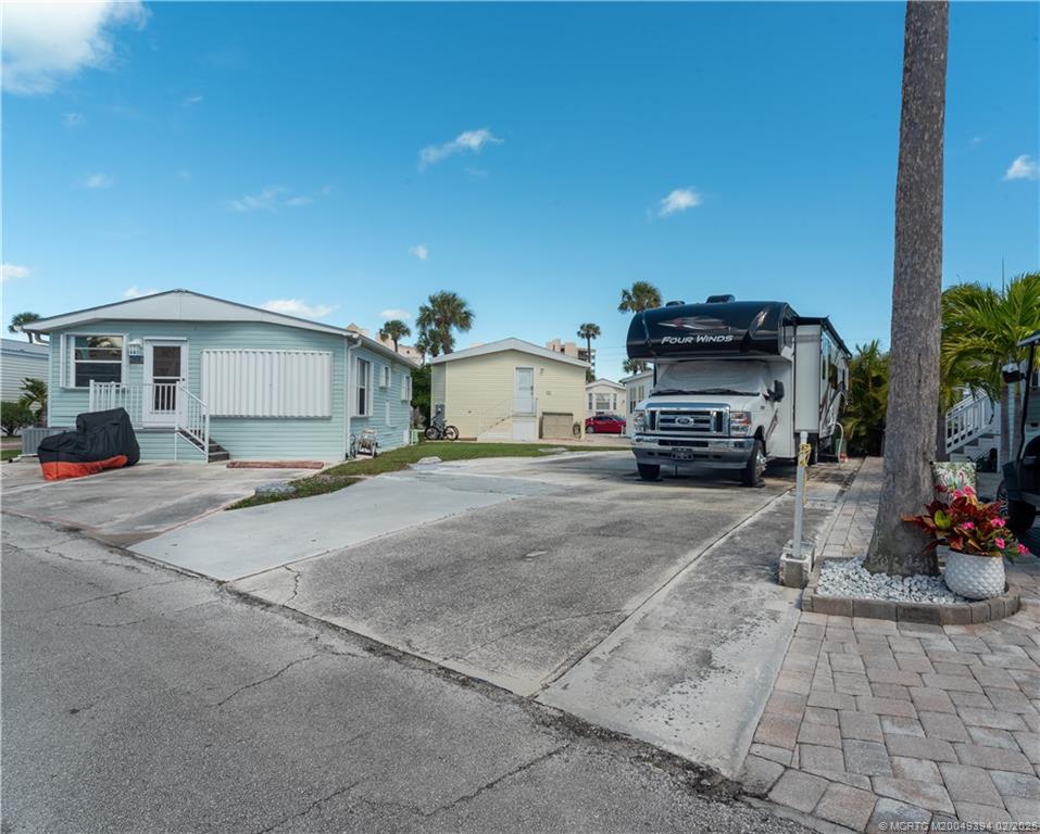 10725 S Ocean Drive 285