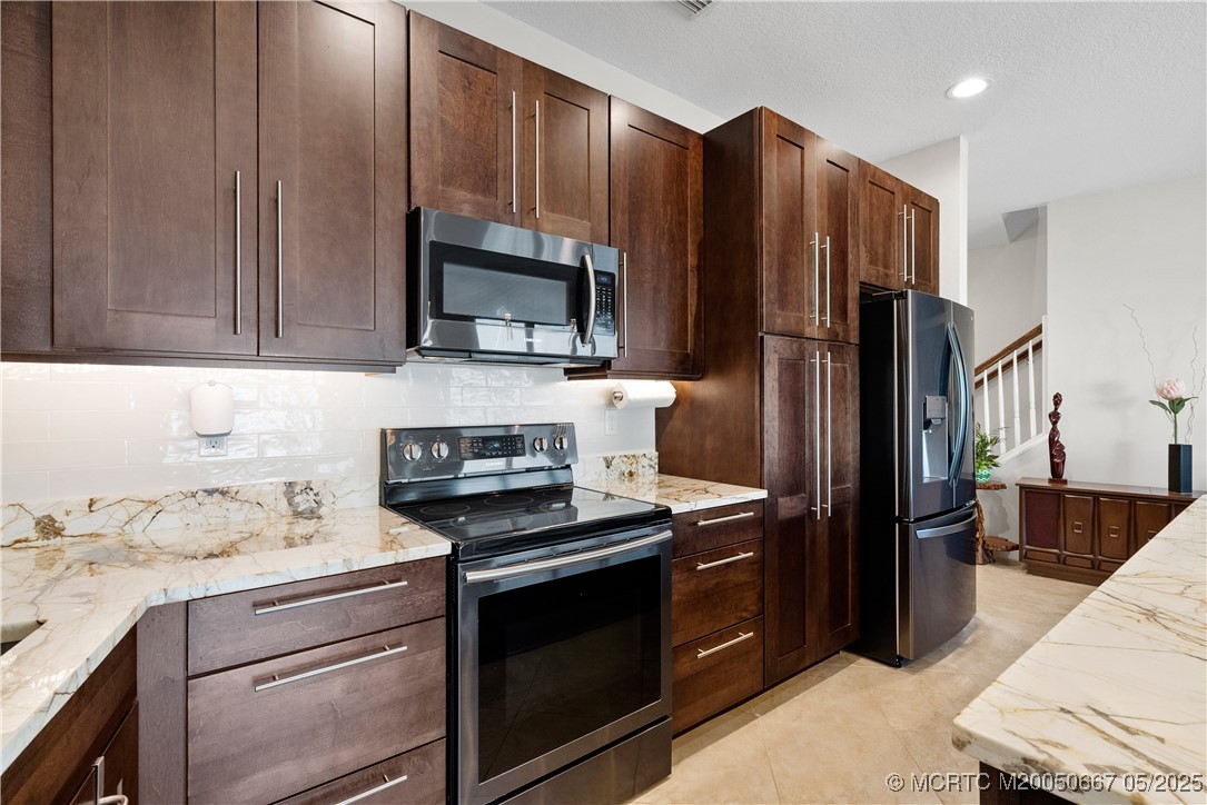 10701 S Ocean Drive 677