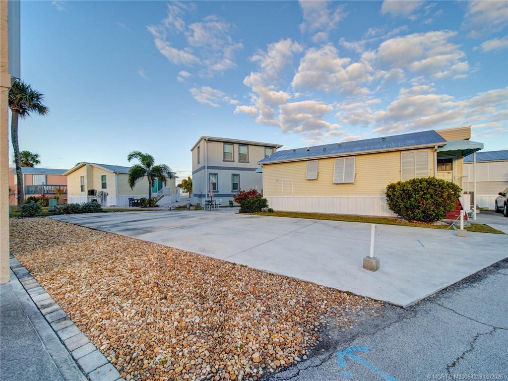 10725 S Ocean Drive 402