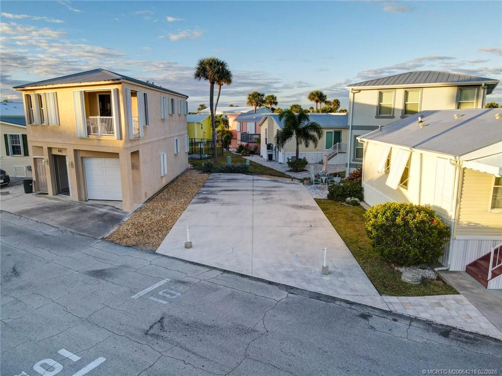 10725 S Ocean Drive 402