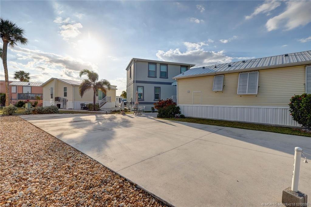 10725 S Ocean Drive 402