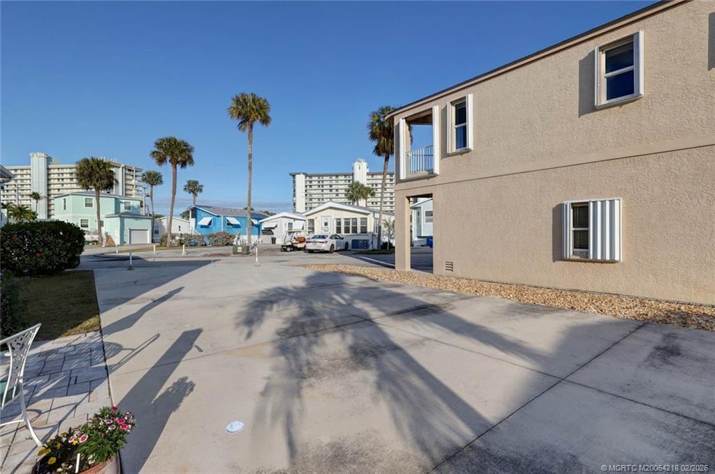 10725 S Ocean Drive 402
