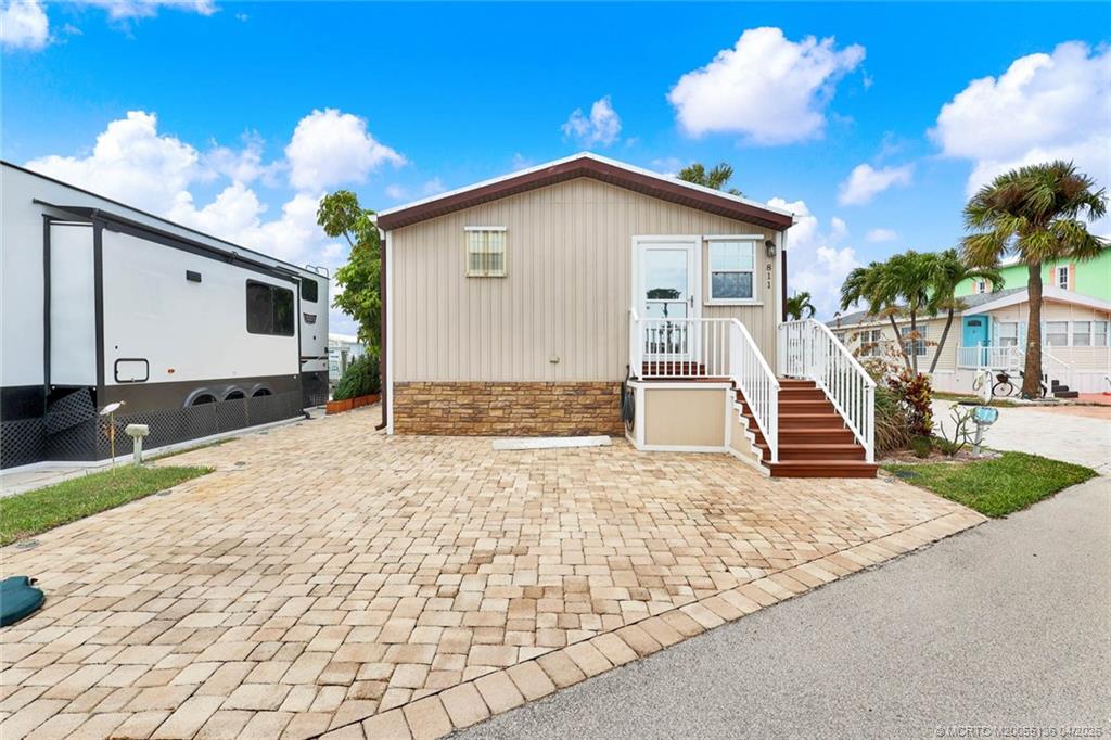 10701 S Ocean Drive 811