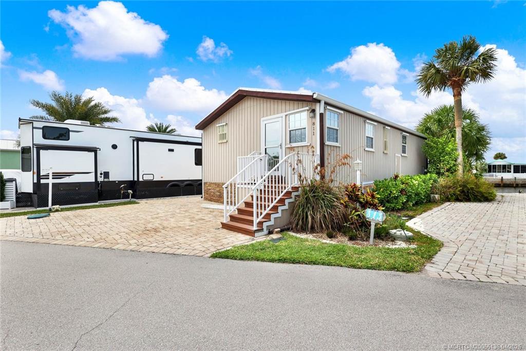 10701 S Ocean Drive 811