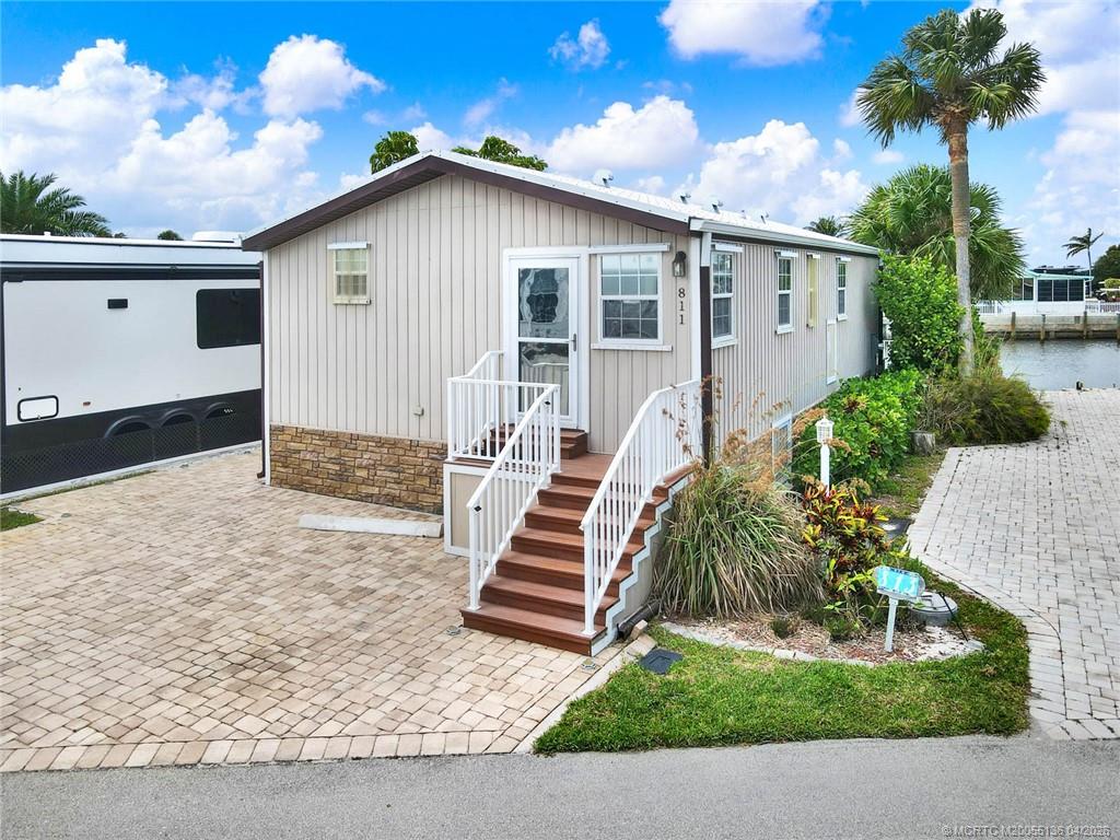 10701 S Ocean Drive 811