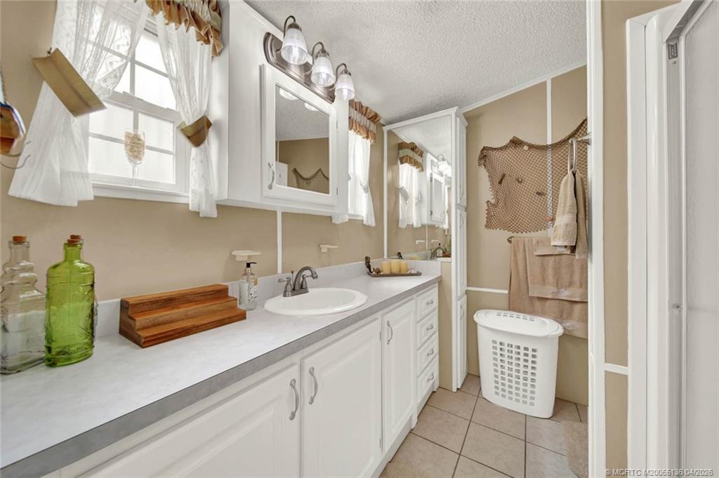 10701 S Ocean Drive 811