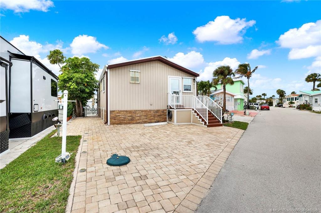 10701 S Ocean Drive 811