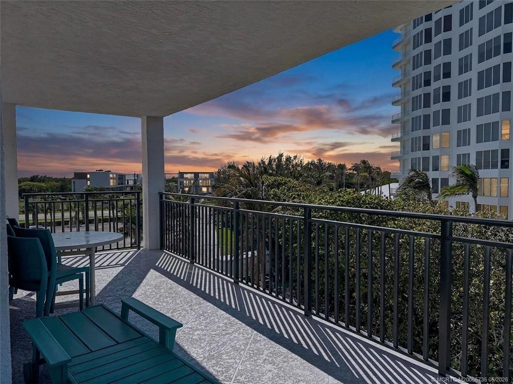 10102 S Ocean Drive 401A